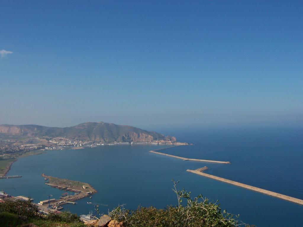 ORAN 2005 LA RADE DE MERS EL KEBIR.JPG